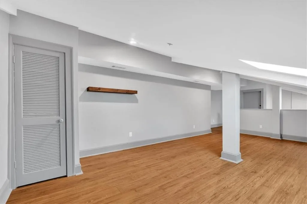 2855 Peachtree Road Ne Unit 302, Atlanta, Georgia 30305, 2 Bedrooms Bedrooms, ,1 BathroomBathrooms,Residential,For Sale,2855 Peachtree Road Ne Unit 302,7541075