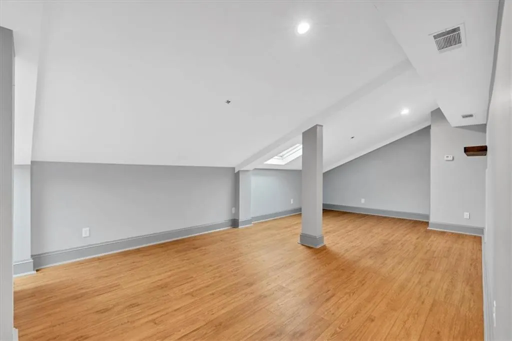 2855 Peachtree Road Ne Unit 302, Atlanta, Georgia 30305, 2 Bedrooms Bedrooms, ,1 BathroomBathrooms,Residential,For Sale,2855 Peachtree Road Ne Unit 302,7541075