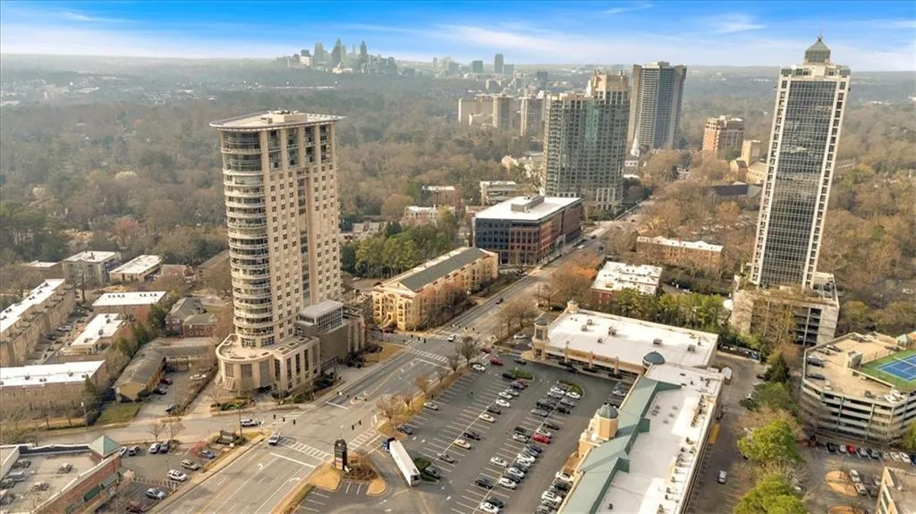 2855 Peachtree Road Ne Unit 302, Atlanta, Georgia 30305, 2 Bedrooms Bedrooms, ,1 BathroomBathrooms,Residential,For Sale,2855 Peachtree Road Ne Unit 302,7541075