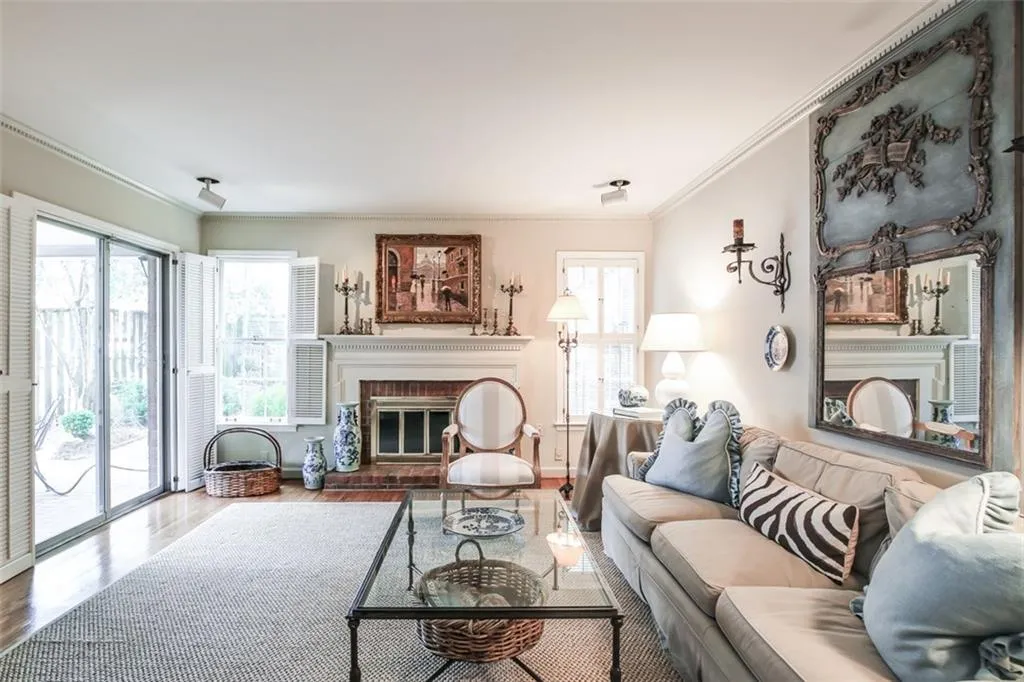 4620 Wieuca Road Ne Unit 72, Atlanta, Georgia 30342, 3 Bedrooms Bedrooms, ,3 BathroomsBathrooms,Residential,Sold,4620 Wieuca Road Ne Unit 72,5982756