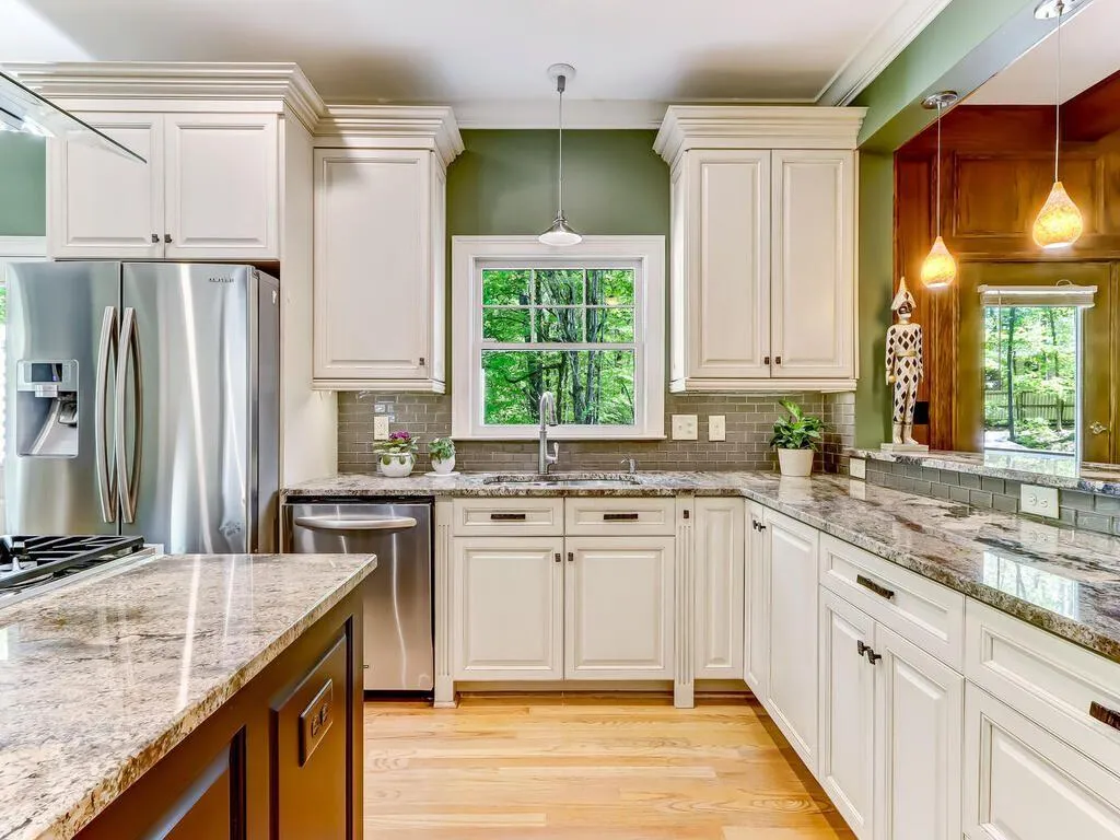 7210 Chattahoochee Bluff Drive, Atlanta, Georgia 30350, 4 Bedrooms Bedrooms, ,3 BathroomsBathrooms,Residential,Sold,7210 Chattahoochee Bluff Drive,7202501