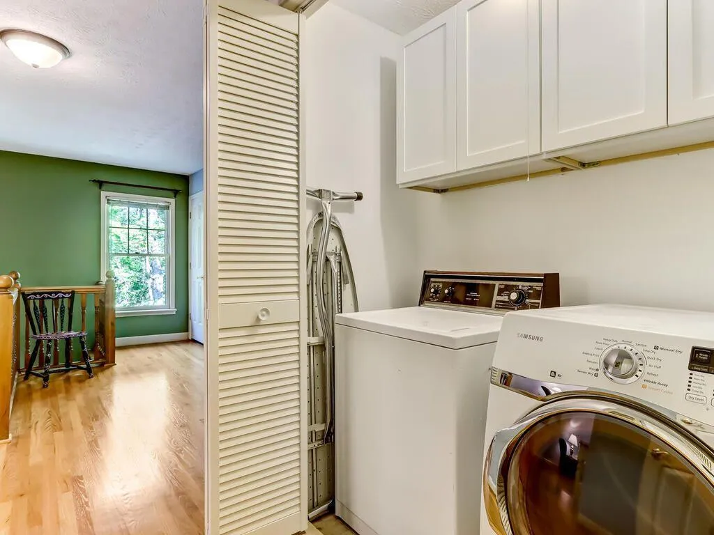 7210 Chattahoochee Bluff Drive, Atlanta, Georgia 30350, 4 Bedrooms Bedrooms, ,3 BathroomsBathrooms,Residential,Sold,7210 Chattahoochee Bluff Drive,7202501