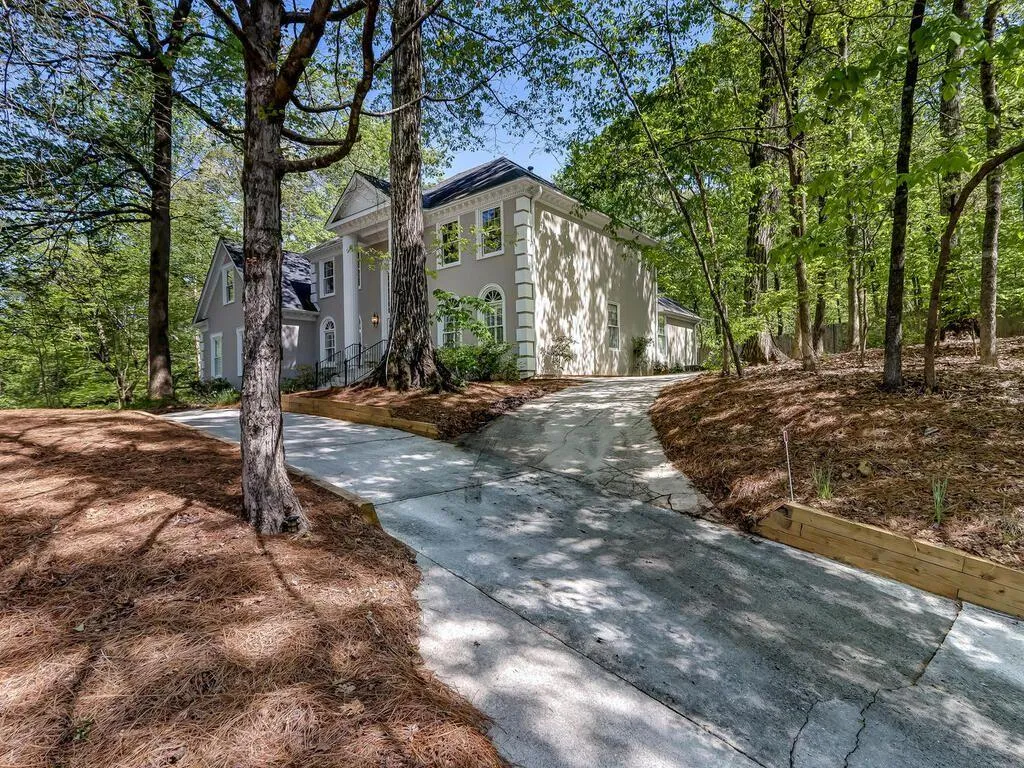 7210 Chattahoochee Bluff Drive, Atlanta, Georgia 30350, 4 Bedrooms Bedrooms, ,3 BathroomsBathrooms,Residential,Sold,7210 Chattahoochee Bluff Drive,7202501