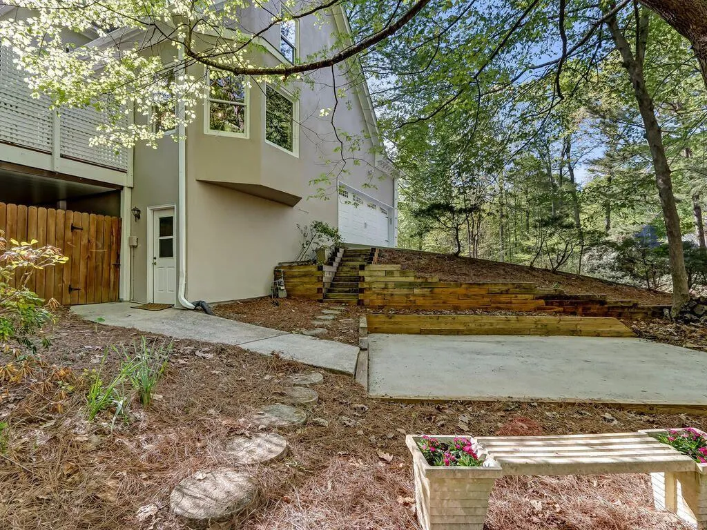 7210 Chattahoochee Bluff Drive, Atlanta, Georgia 30350, 4 Bedrooms Bedrooms, ,3 BathroomsBathrooms,Residential,Sold,7210 Chattahoochee Bluff Drive,7202501