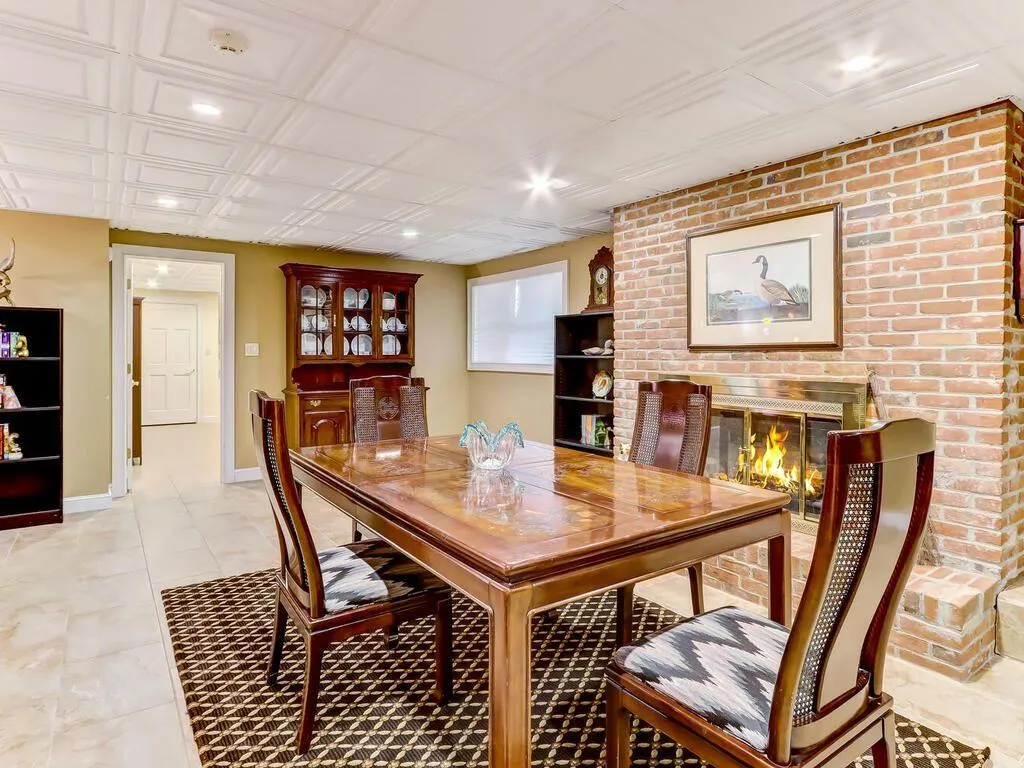 7210 Chattahoochee Bluff Drive, Atlanta, Georgia 30350, 4 Bedrooms Bedrooms, ,3 BathroomsBathrooms,Residential,Sold,7210 Chattahoochee Bluff Drive,7202501