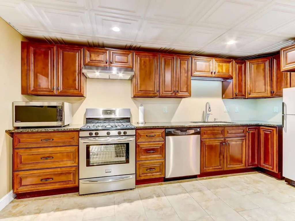 7210 Chattahoochee Bluff Drive, Atlanta, Georgia 30350, 4 Bedrooms Bedrooms, ,3 BathroomsBathrooms,Residential,Sold,7210 Chattahoochee Bluff Drive,7202501