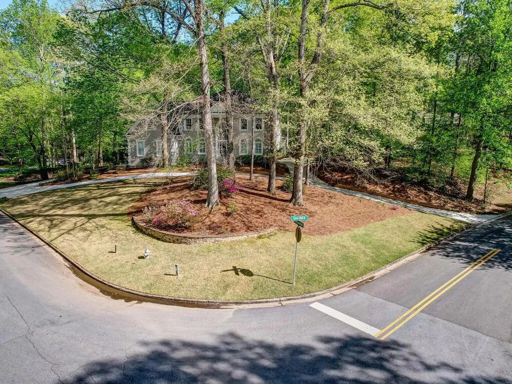 7210 Chattahoochee Bluff Drive, Atlanta, Georgia 30350, 4 Bedrooms Bedrooms, ,3 BathroomsBathrooms,Residential,Sold,7210 Chattahoochee Bluff Drive,7202501