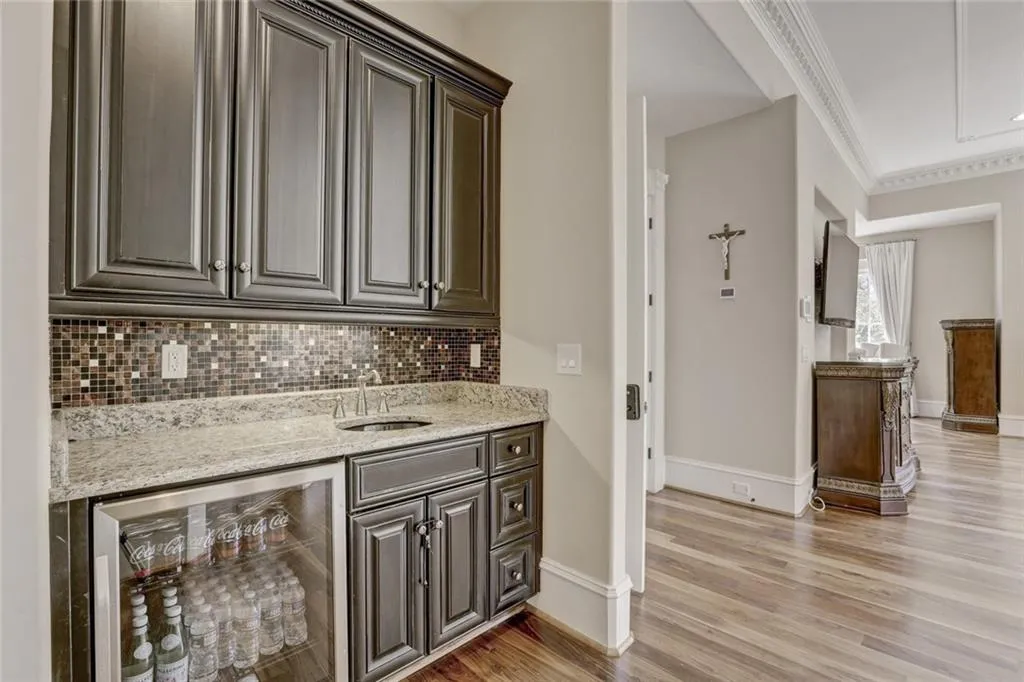8395 Jett Ferry Road, Sandy Springs, Georgia 30350, 6 Bedrooms Bedrooms, ,7 BathroomsBathrooms,Residential,Sold,8395 Jett Ferry Road,6115312