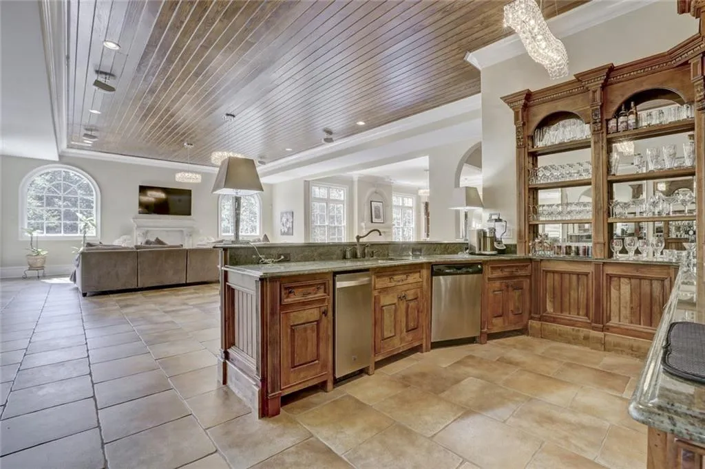 8395 Jett Ferry Road, Sandy Springs, Georgia 30350, 6 Bedrooms Bedrooms, ,7 BathroomsBathrooms,Residential,Sold,8395 Jett Ferry Road,6115312