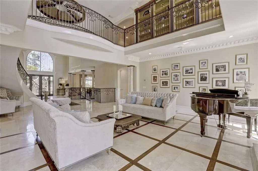 8395 Jett Ferry Road, Sandy Springs, Georgia 30350, 6 Bedrooms Bedrooms, ,7 BathroomsBathrooms,Residential,Sold,8395 Jett Ferry Road,6115312