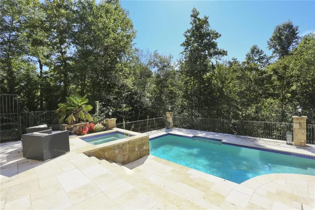 8395 Jett Ferry Road, Sandy Springs, Georgia 30350, 6 Bedrooms Bedrooms, ,7 BathroomsBathrooms,Residential,Sold,8395 Jett Ferry Road,6115312