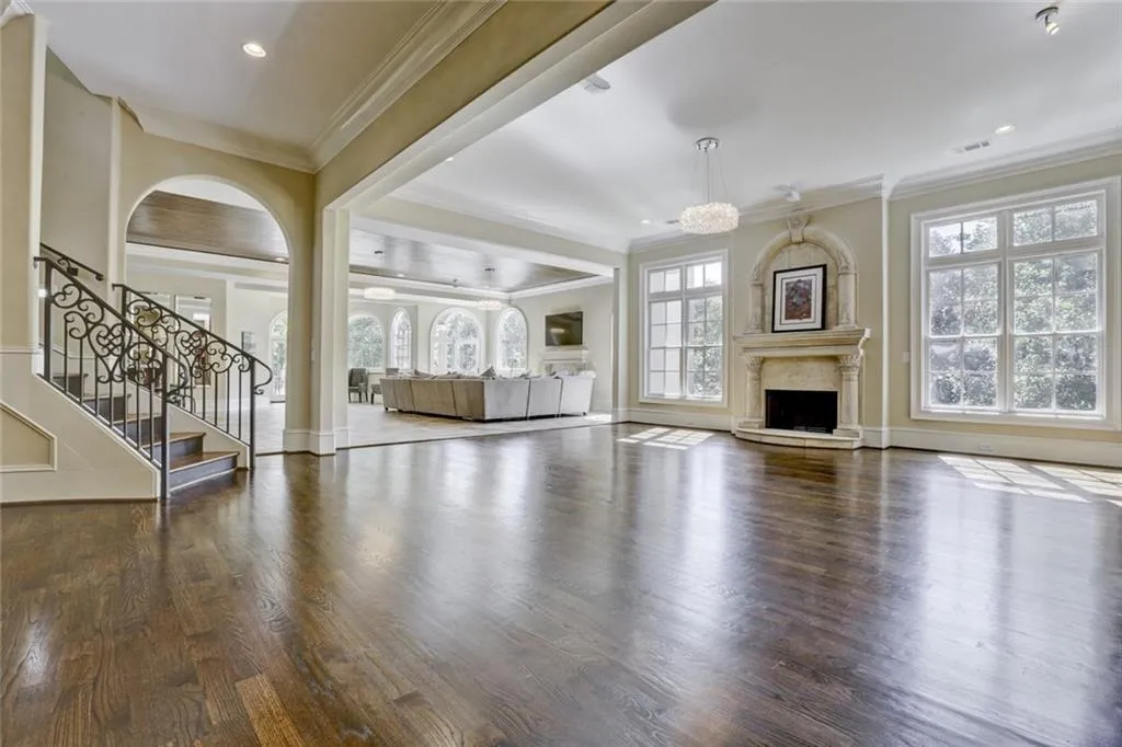 8395 Jett Ferry Road, Sandy Springs, Georgia 30350, 6 Bedrooms Bedrooms, ,7 BathroomsBathrooms,Residential,Sold,8395 Jett Ferry Road,6115312