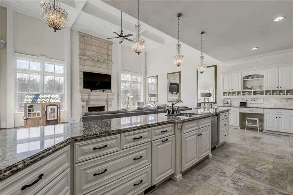 8395 Jett Ferry Road, Sandy Springs, Georgia 30350, 6 Bedrooms Bedrooms, ,7 BathroomsBathrooms,Residential,Sold,8395 Jett Ferry Road,6115312