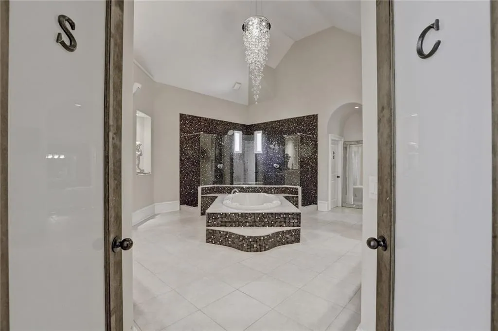 8395 Jett Ferry Road, Sandy Springs, Georgia 30350, 6 Bedrooms Bedrooms, ,7 BathroomsBathrooms,Residential,Sold,8395 Jett Ferry Road,6115312