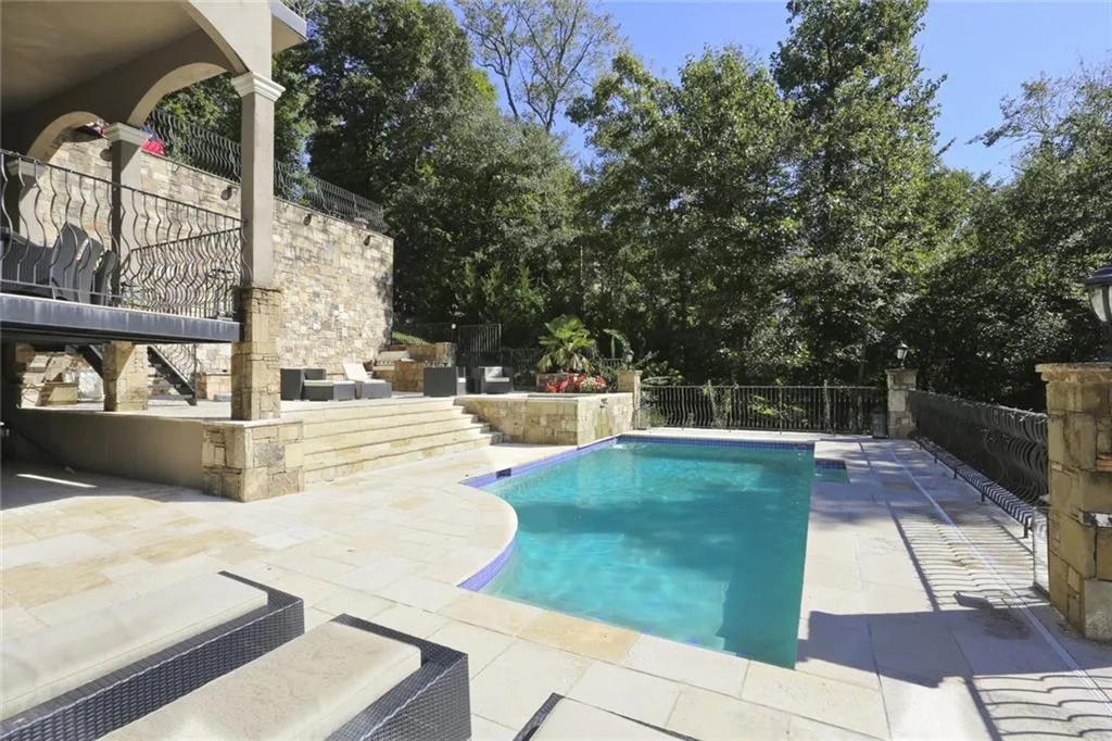 8395 Jett Ferry Road, Sandy Springs, Georgia 30350, 6 Bedrooms Bedrooms, ,7 BathroomsBathrooms,Residential,Sold,8395 Jett Ferry Road,6115312