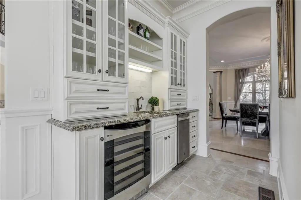 8395 Jett Ferry Road, Sandy Springs, Georgia 30350, 6 Bedrooms Bedrooms, ,7 BathroomsBathrooms,Residential,Sold,8395 Jett Ferry Road,6115312