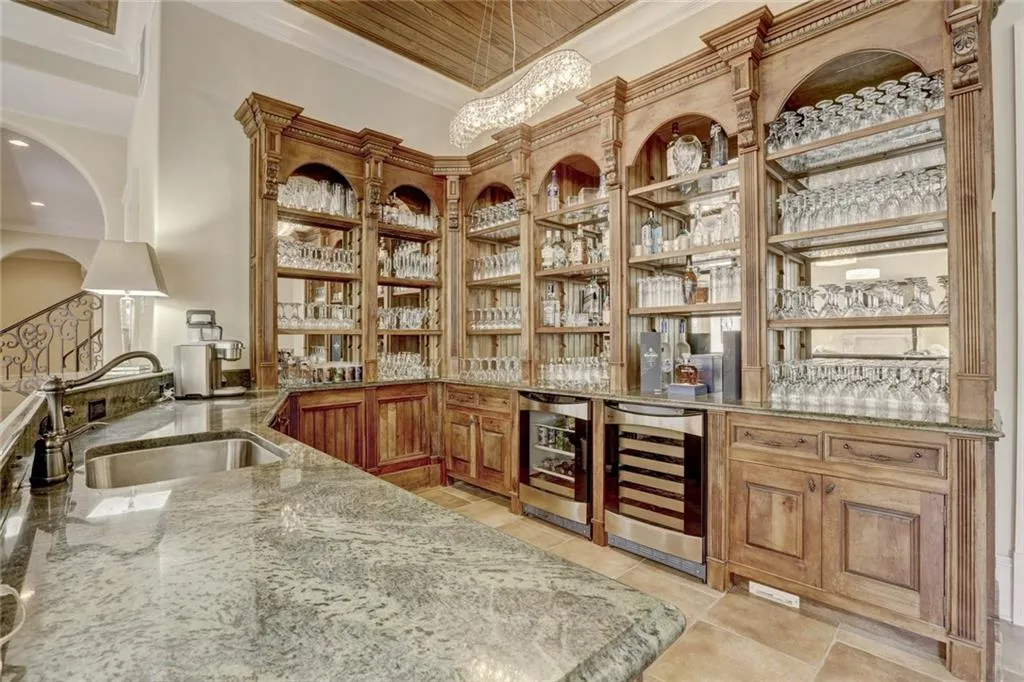 8395 Jett Ferry Road, Sandy Springs, Georgia 30350, 6 Bedrooms Bedrooms, ,7 BathroomsBathrooms,Residential,Sold,8395 Jett Ferry Road,6115312