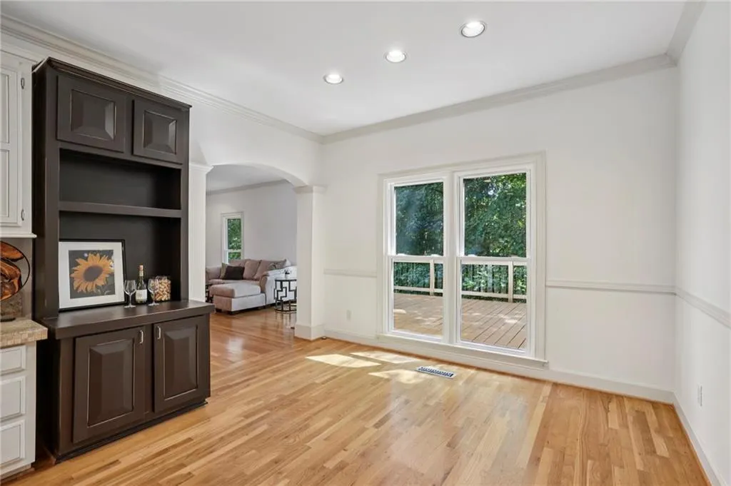 7155 Roswell Road Unit 26, Atlanta, Georgia 30328, 3 Bedrooms Bedrooms, ,2 BathroomsBathrooms,Residential,For Sale,7155 Roswell Road Unit 26,7638354