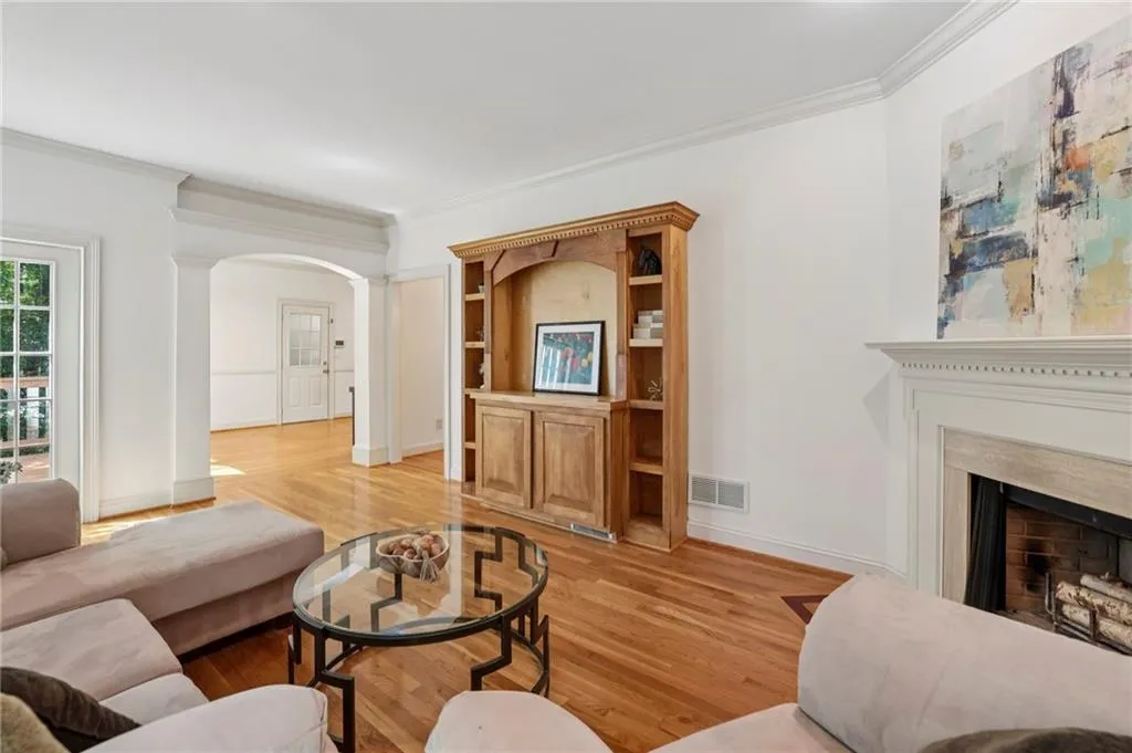 7155 Roswell Road Unit 26, Atlanta, Georgia 30328, 3 Bedrooms Bedrooms, ,2 BathroomsBathrooms,Residential,For Sale,7155 Roswell Road Unit 26,7638354