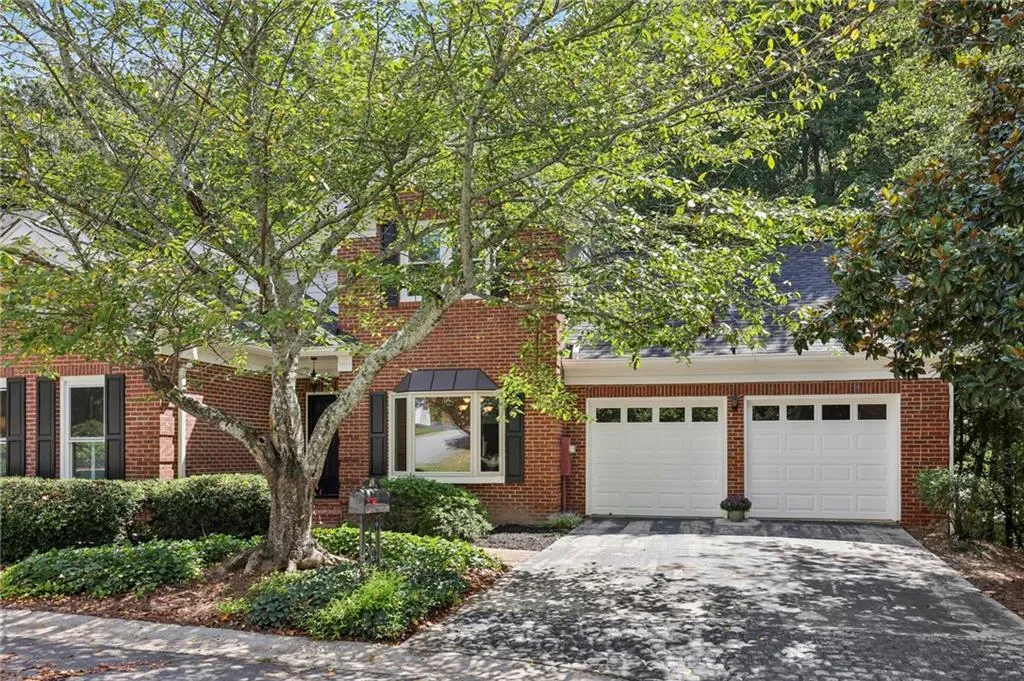7155 Roswell Road Unit 26, Atlanta, Georgia 30328, 3 Bedrooms Bedrooms, ,2 BathroomsBathrooms,Residential,For Sale,7155 Roswell Road Unit 26,7638354