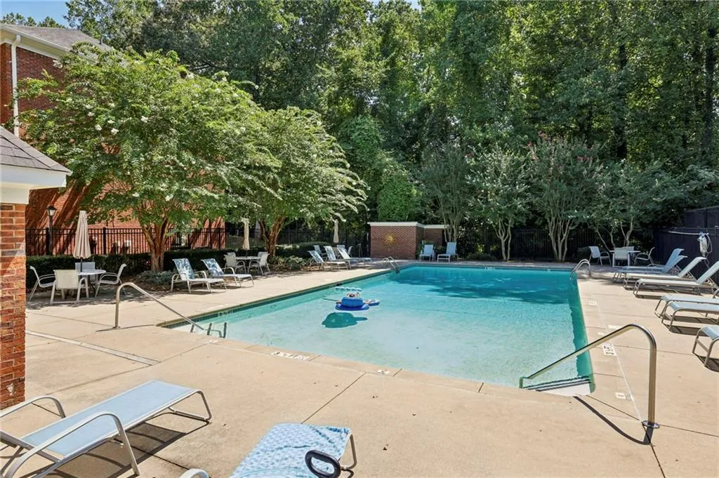 7155 Roswell Road Unit 26, Atlanta, Georgia 30328, 3 Bedrooms Bedrooms, ,2 BathroomsBathrooms,Residential,For Sale,7155 Roswell Road Unit 26,7638354