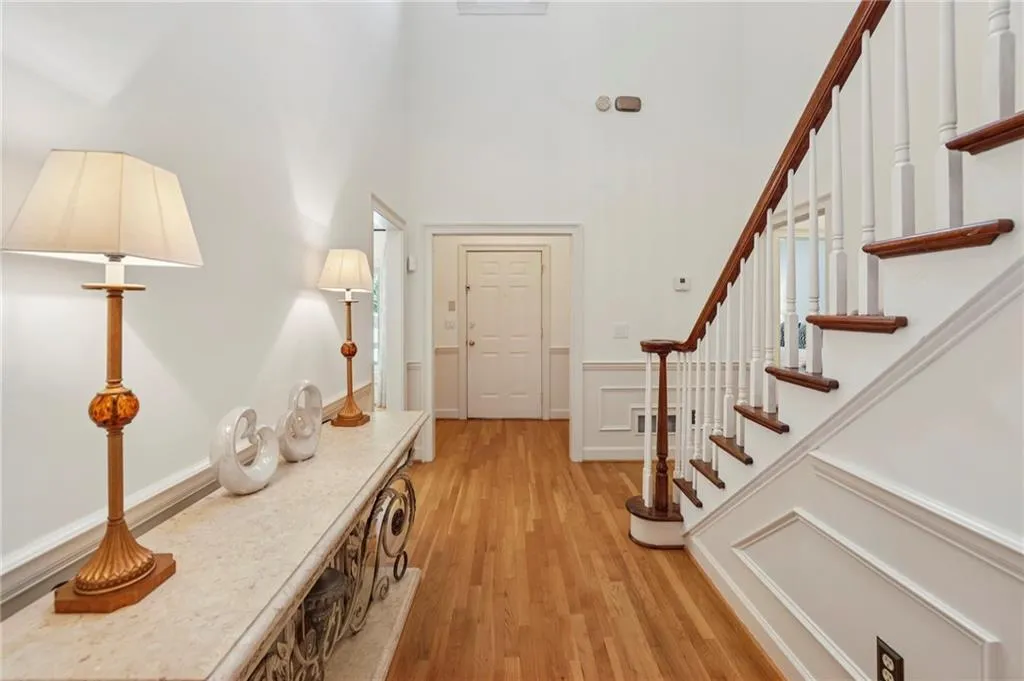 7155 Roswell Road Unit 26, Atlanta, Georgia 30328, 3 Bedrooms Bedrooms, ,2 BathroomsBathrooms,Residential,For Sale,7155 Roswell Road Unit 26,7638354