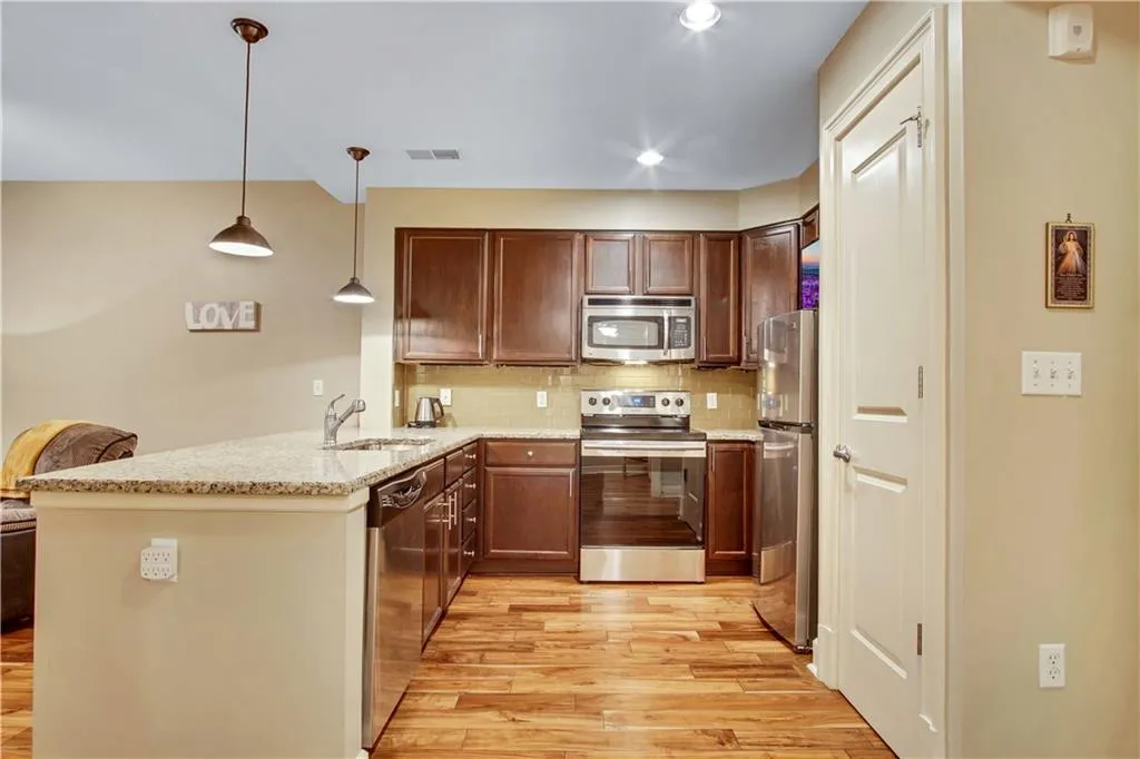 200 River Vista Drive Unit 224, Atlanta, Georgia 30339, 1 Bedroom Bedrooms, ,1 BathroomBathrooms,Residential,Sold,200 River Vista Drive Unit 224,6681483