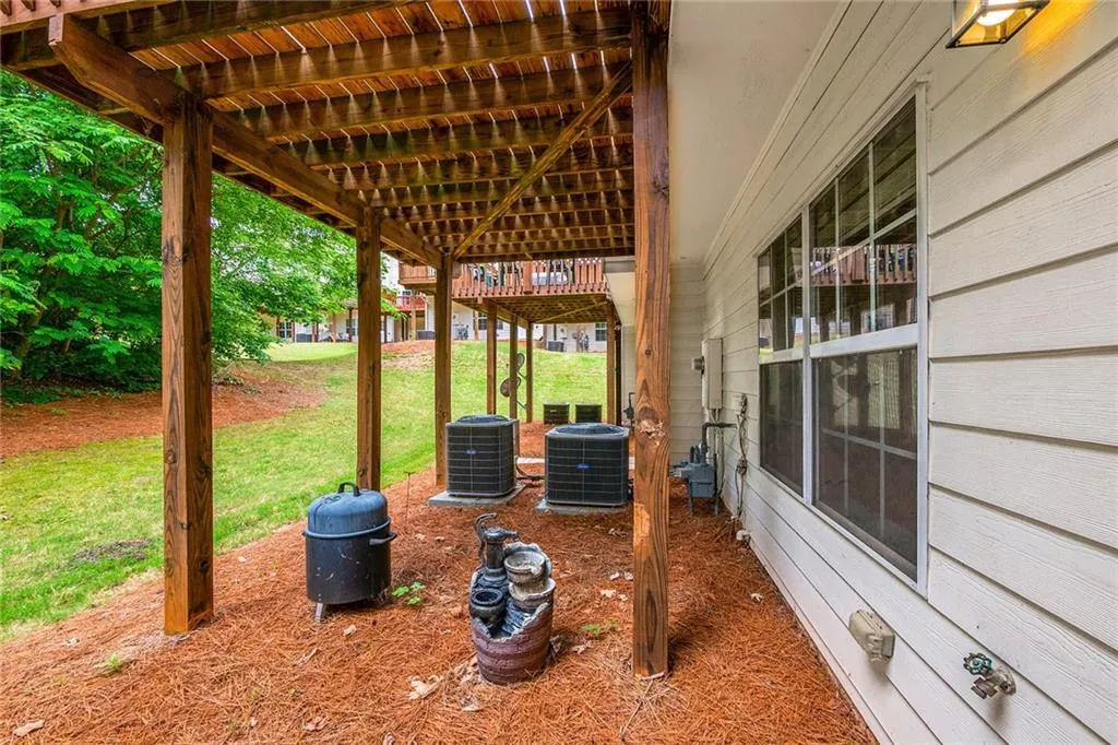 627 Coligny Court, Sandy Springs, Georgia 30350, 3 Bedrooms Bedrooms, ,3 BathroomsBathrooms,Residential,Sold,627 Coligny Court,6886224