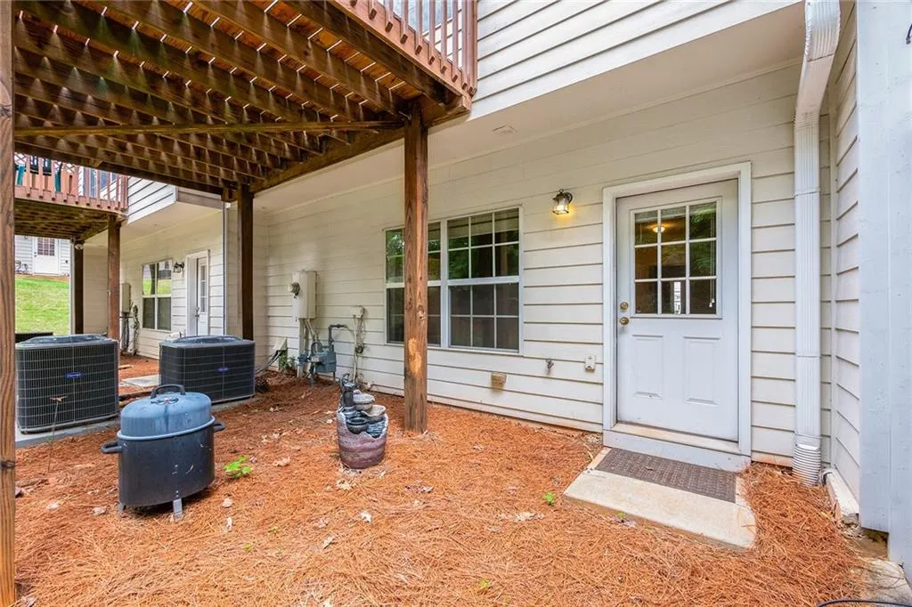 627 Coligny Court, Sandy Springs, Georgia 30350, 3 Bedrooms Bedrooms, ,3 BathroomsBathrooms,Residential,Sold,627 Coligny Court,6886224