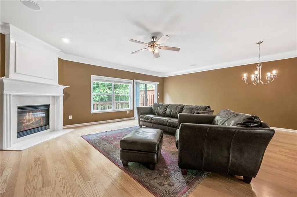 627 Coligny Court, Sandy Springs, Georgia 30350, 3 Bedrooms Bedrooms, ,3 BathroomsBathrooms,Residential,Sold,627 Coligny Court,6886224