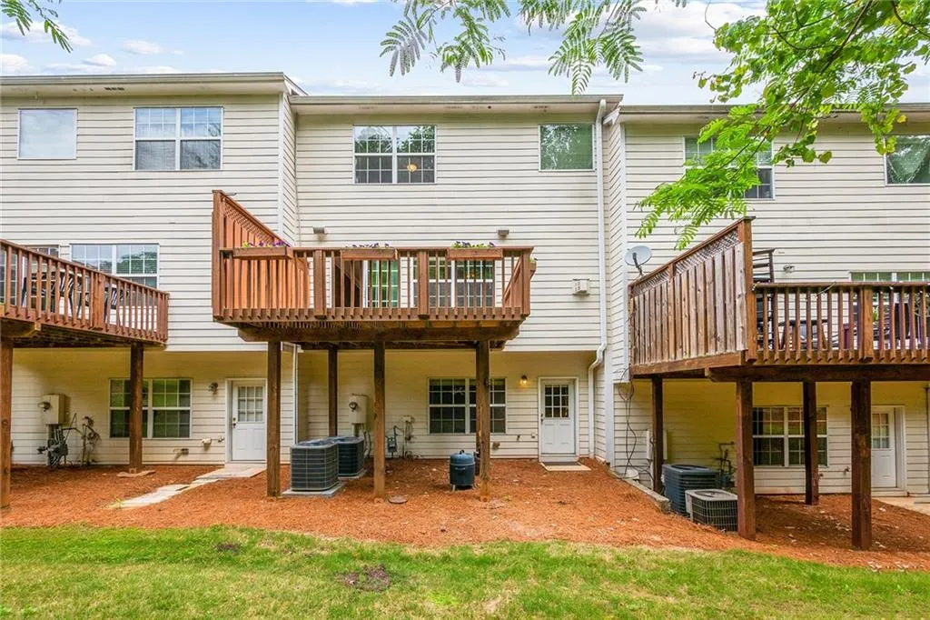 627 Coligny Court, Sandy Springs, Georgia 30350, 3 Bedrooms Bedrooms, ,3 BathroomsBathrooms,Residential,Sold,627 Coligny Court,6886224