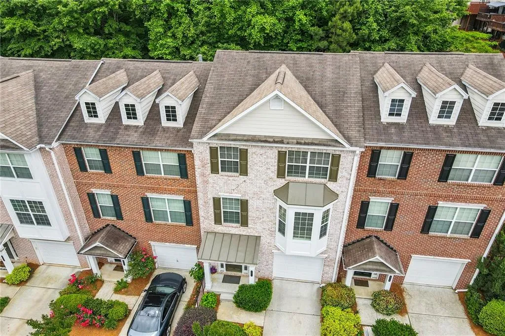 627 Coligny Court, Sandy Springs, Georgia 30350, 3 Bedrooms Bedrooms, ,3 BathroomsBathrooms,Residential,Sold,627 Coligny Court,6886224