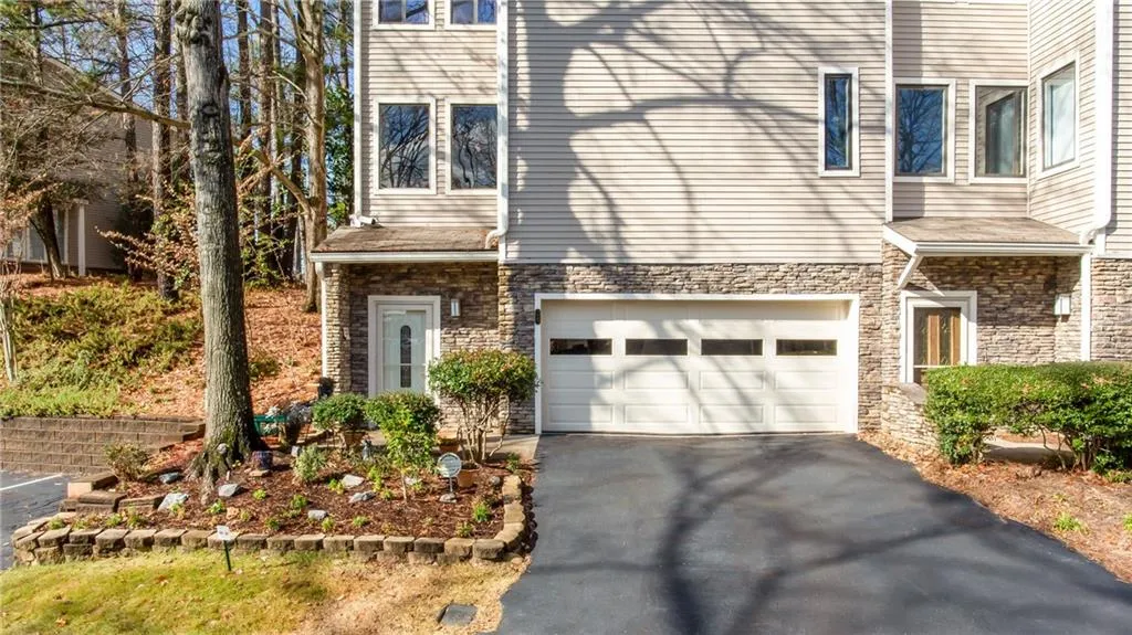 24 Basswood Circle, Atlanta, Georgia 30328, 3 Bedrooms Bedrooms, ,2 BathroomsBathrooms,Residential,Sold,24 Basswood Circle,6719718