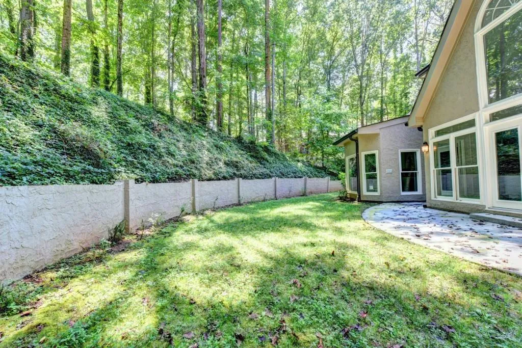 410 Huntcliff Green, Sandy Springs, Georgia 30350, 6 Bedrooms Bedrooms, ,4 BathroomsBathrooms,Residential,Sold,410 Huntcliff Green,6044861