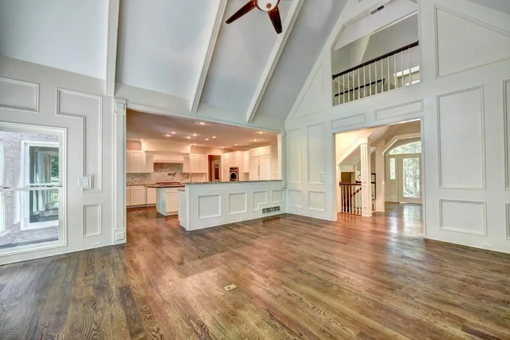 410 Huntcliff Green, Sandy Springs, Georgia 30350, 6 Bedrooms Bedrooms, ,4 BathroomsBathrooms,Residential,Sold,410 Huntcliff Green,6044861