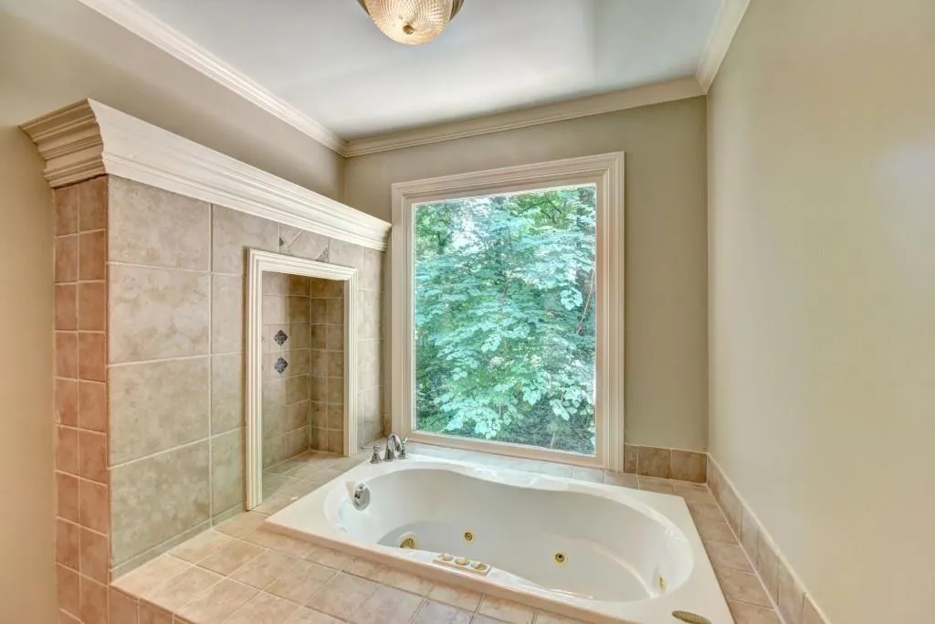 410 Huntcliff Green, Sandy Springs, Georgia 30350, 6 Bedrooms Bedrooms, ,4 BathroomsBathrooms,Residential,Sold,410 Huntcliff Green,6044861