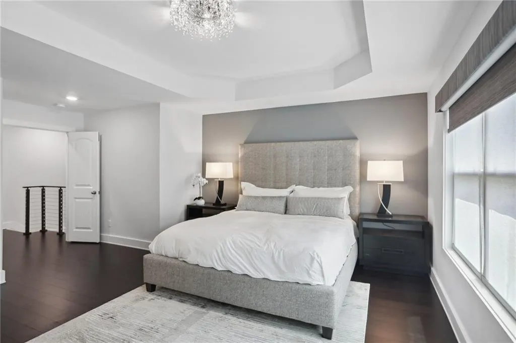 Electronic shades that are on a timer!