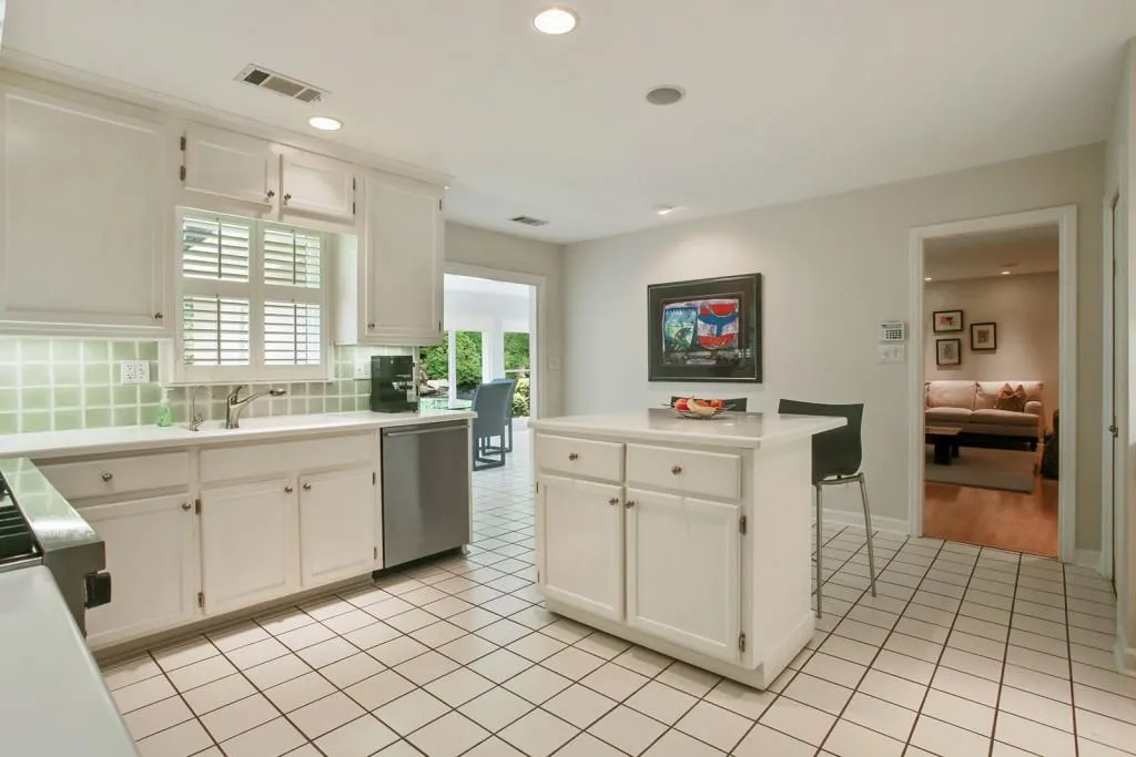 5770 Riverwood Drive, Atlanta, Georgia 30328, 4 Bedrooms Bedrooms, ,3 BathroomsBathrooms,Residential,Sold,5770 Riverwood Drive,5723982