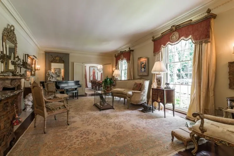2511 W Wesley Road, Atlanta, Georgia 30327, 5 Bedrooms Bedrooms, ,8 BathroomsBathrooms,Residential,Sold,2511 W Wesley Road,5557723