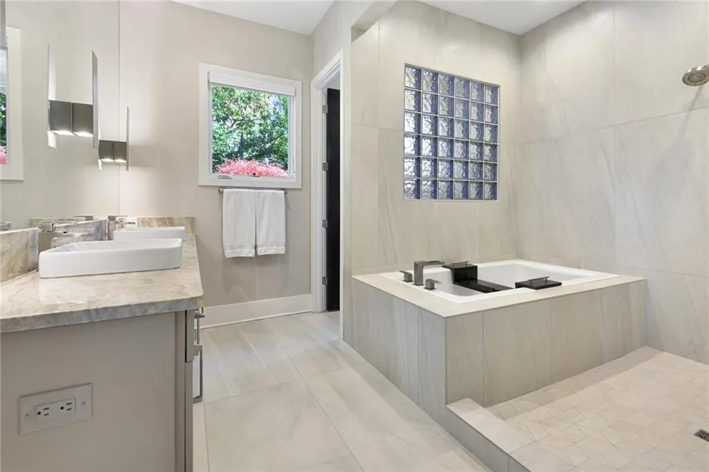 5628 Sherrell Drive, Atlanta, Georgia 30342, 4 Bedrooms Bedrooms, ,4 BathroomsBathrooms,Residential,Sold,5628 Sherrell Drive,6975067