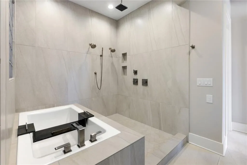 5628 Sherrell Drive, Atlanta, Georgia 30342, 4 Bedrooms Bedrooms, ,4 BathroomsBathrooms,Residential,Sold,5628 Sherrell Drive,6975067