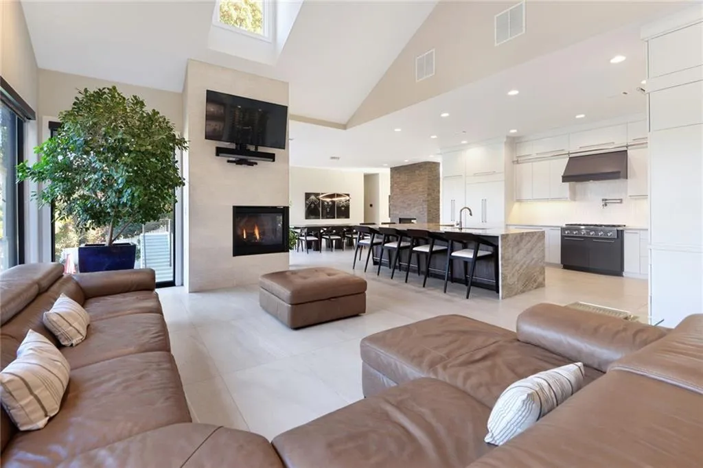 5628 Sherrell Drive, Atlanta, Georgia 30342, 4 Bedrooms Bedrooms, ,4 BathroomsBathrooms,Residential,Sold,5628 Sherrell Drive,6975067