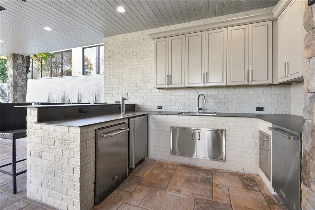 5628 Sherrell Drive, Atlanta, Georgia 30342, 4 Bedrooms Bedrooms, ,4 BathroomsBathrooms,Residential,Sold,5628 Sherrell Drive,6975067