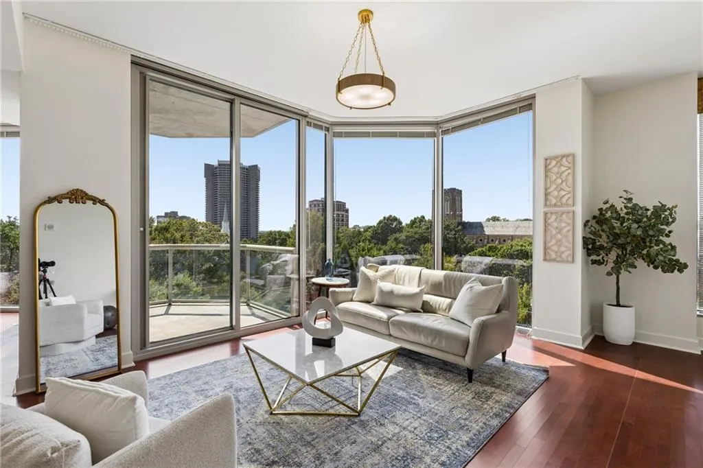 2795 Peachtree Road Ne Unit 602, Atlanta, Georgia 30305, 2 Bedrooms Bedrooms, 0 ,2 BathroomsBathrooms,Residential,For Sale,2795 Peachtree Road Ne Unit 602,7844791