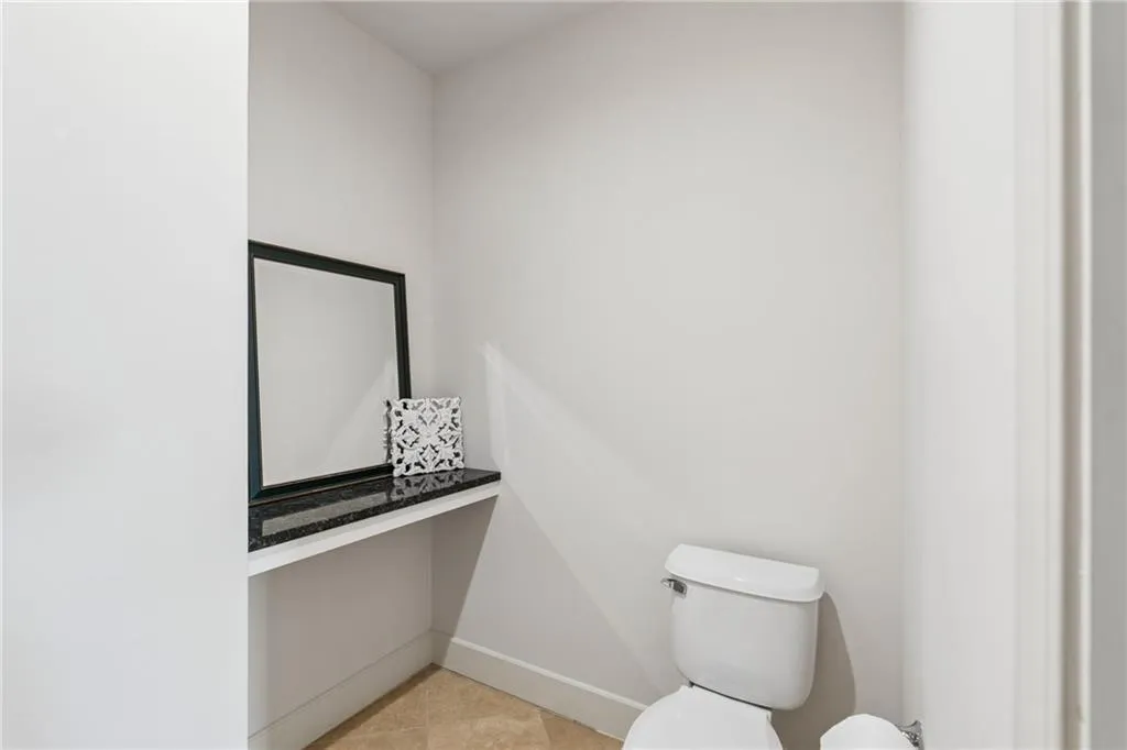 2795 Peachtree Road Ne Unit 602, Atlanta, Georgia 30305, 2 Bedrooms Bedrooms, 0 ,2 BathroomsBathrooms,Residential,For Sale,2795 Peachtree Road Ne Unit 602,7844791
