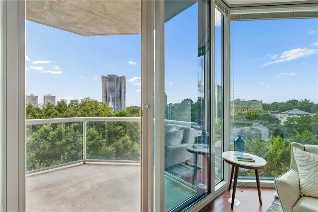 2795 Peachtree Road Ne Unit 602, Atlanta, Georgia 30305, 2 Bedrooms Bedrooms, 0 ,2 BathroomsBathrooms,Residential,For Sale,2795 Peachtree Road Ne Unit 602,7844791