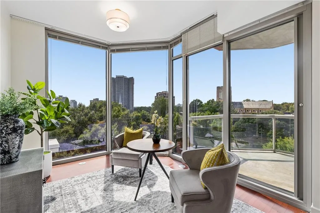 2795 Peachtree Road Ne Unit 602, Atlanta, Georgia 30305, 2 Bedrooms Bedrooms, 0 ,2 BathroomsBathrooms,Residential,For Sale,2795 Peachtree Road Ne Unit 602,7844791