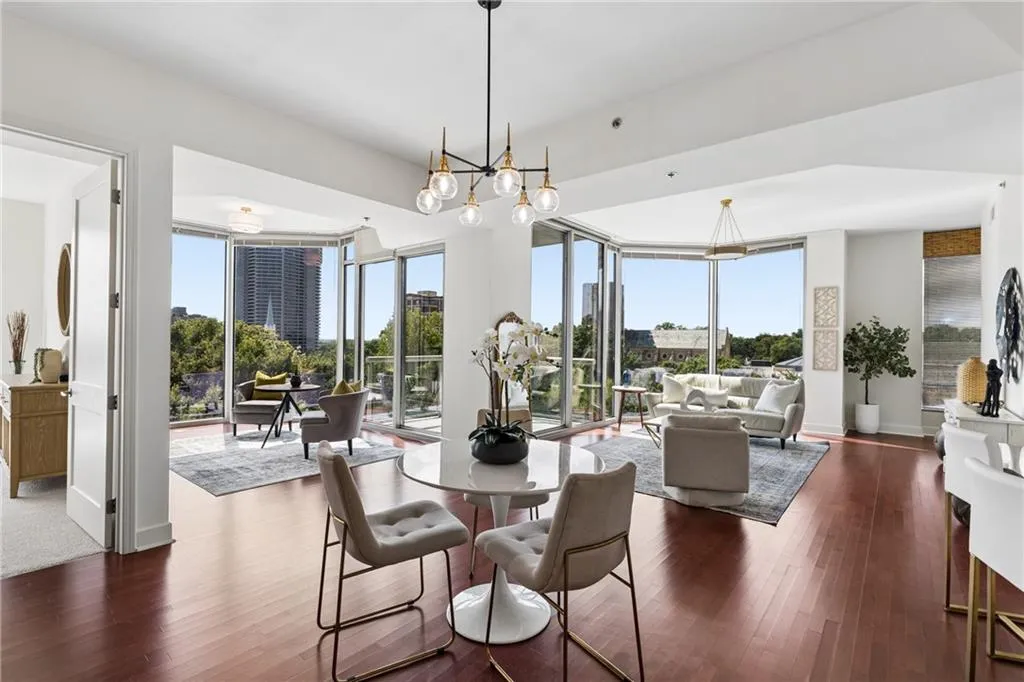 2795 Peachtree Road Ne Unit 602, Atlanta, Georgia 30305, 2 Bedrooms Bedrooms, 0 ,2 BathroomsBathrooms,Residential,For Sale,2795 Peachtree Road Ne Unit 602,7844791