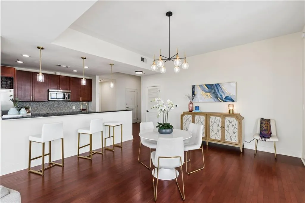 2795 Peachtree Road Ne Unit 602, Atlanta, Georgia 30305, 2 Bedrooms Bedrooms, 0 ,2 BathroomsBathrooms,Residential,For Sale,2795 Peachtree Road Ne Unit 602,7844791
