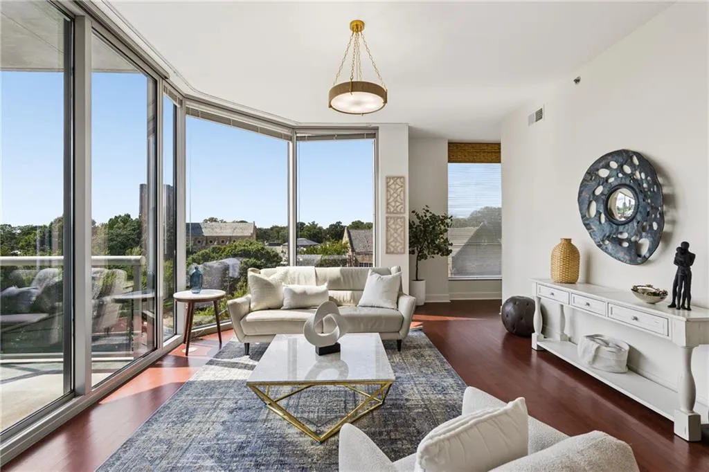 2795 Peachtree Road Ne Unit 602, Atlanta, Georgia 30305, 2 Bedrooms Bedrooms, 0 ,2 BathroomsBathrooms,Residential,For Sale,2795 Peachtree Road Ne Unit 602,7844791